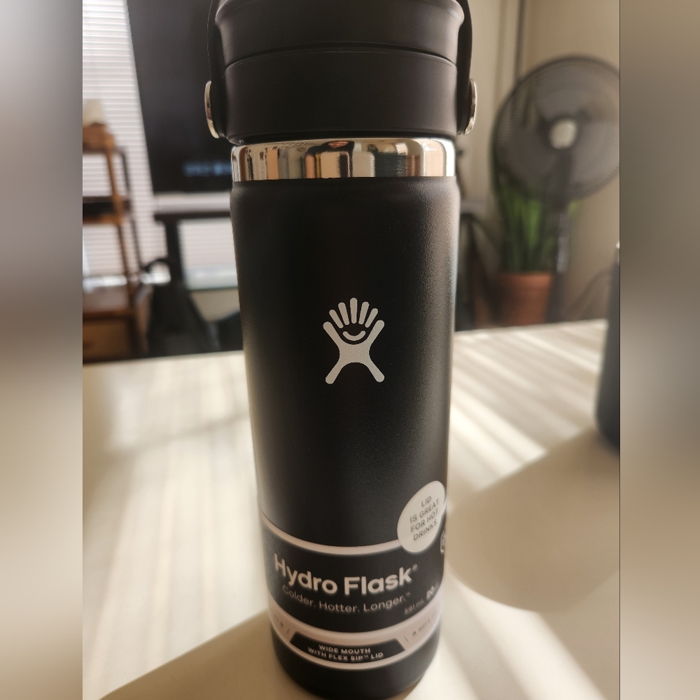 Hydro Flask Matte Black Insulated Bottle!
